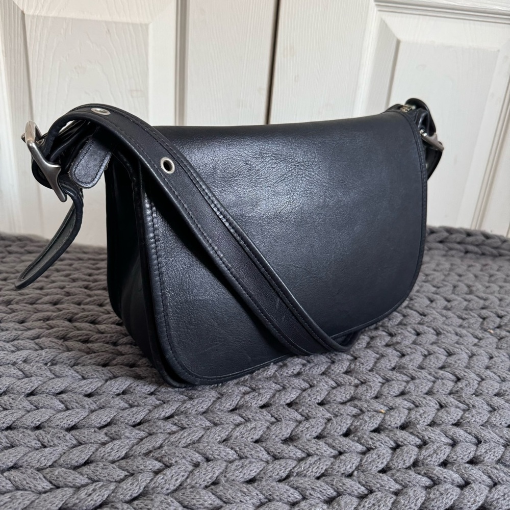 COACH VINTAGE Elegant Black Shoulder Bag